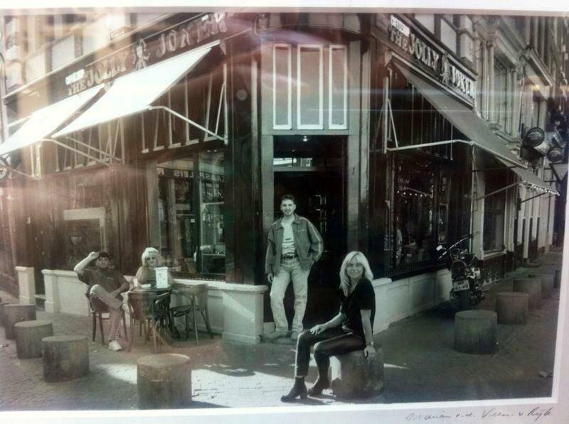 An early black-and-white photograph of Jolly Joker on Nieuwmarkt